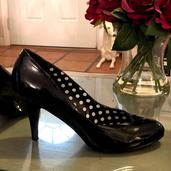 High Heels - Picture 3 of 9